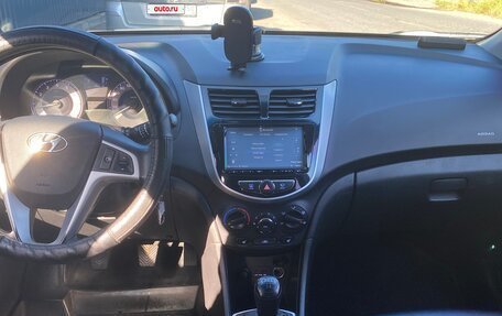 Hyundai Solaris II рестайлинг, 2012 год, 610 000 рублей, 8 фотография