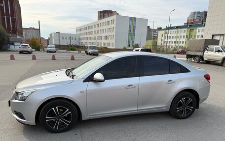 Chevrolet Cruze II, 2011 год, 710 000 рублей, 3 фотография