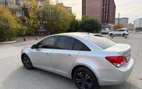 Chevrolet Cruze II, 2011 год, 710 000 рублей, 4 фотография