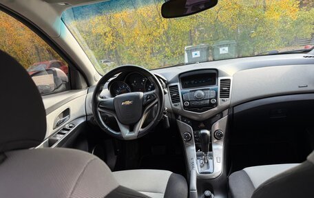 Chevrolet Cruze II, 2011 год, 710 000 рублей, 8 фотография