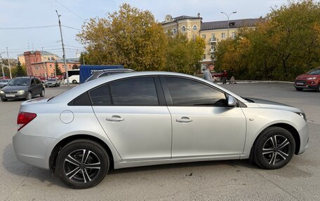Chevrolet Cruze II, 2011 год, 710 000 рублей, 6 фотография