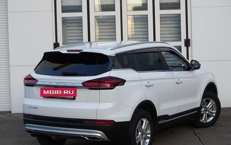 Geely Atlas, 2022 год, 1 930 000 рублей, 3 фотография