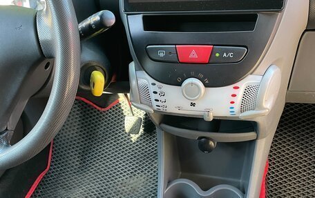 Peugeot 107 I рестайлинг, 2010 год, 350 000 рублей, 16 фотография