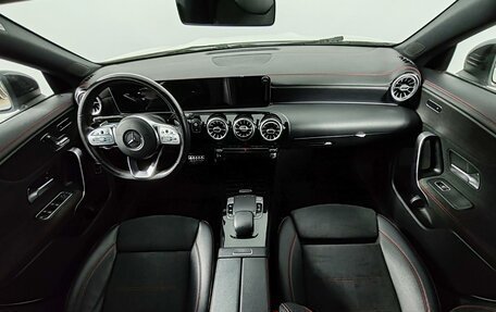 Mercedes-Benz CLA, 2019 год, 2 690 000 рублей, 12 фотография