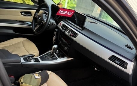 BMW 3 серия, 2011 год, 1 050 000 рублей, 17 фотография