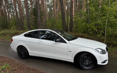 Mercedes-Benz C-Класс, 2011 год, 1 820 000 рублей, 2 фотография