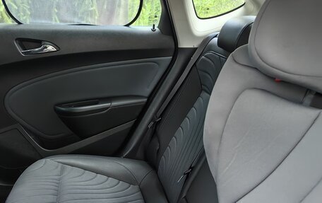 Opel Astra J, 2013 год, 1 030 000 рублей, 14 фотография