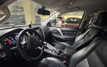 Mitsubishi Pajero Sport III рестайлинг, 2019 год, 2 900 000 рублей, 5 фотография