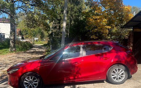 Mazda 3, 2018 год, 1 900 000 рублей, 2 фотография