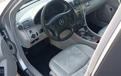 Mercedes-Benz C-Класс, 2004 год, 600 000 рублей, 1 фотография