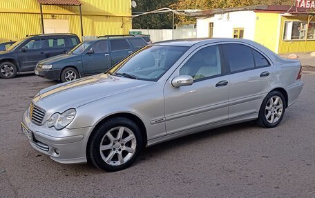 Mercedes-Benz C-Класс, 2004 год, 600 000 рублей, 2 фотография