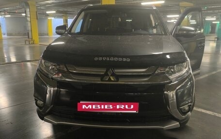 Mitsubishi Outlander III рестайлинг 3, 2015 год, 1 777 777 рублей, 3 фотография