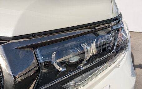 Toyota Land Cruiser Prado 150 рестайлинг 2, 2020 год, 6 015 000 рублей, 11 фотография