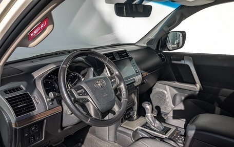 Toyota Land Cruiser Prado 150 рестайлинг 2, 2020 год, 6 015 000 рублей, 15 фотография