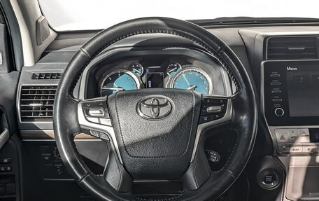 Toyota Land Cruiser Prado 150 рестайлинг 2, 2020 год, 6 015 000 рублей, 22 фотография