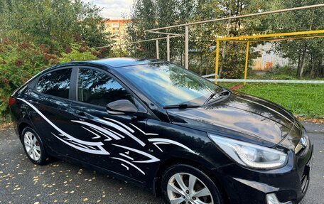 Hyundai Solaris II рестайлинг, 2012 год, 900 000 рублей, 2 фотография