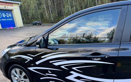 Hyundai Solaris II рестайлинг, 2012 год, 900 000 рублей, 5 фотография