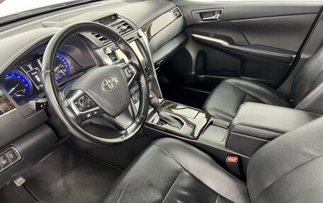 Toyota Camry, 2017 год, 1 970 000 рублей, 10 фотография