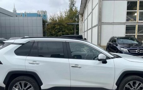 Toyota RAV4, 2022 год, 3 800 000 рублей, 4 фотография