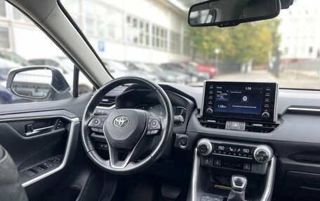 Toyota RAV4, 2022 год, 3 800 000 рублей, 15 фотография