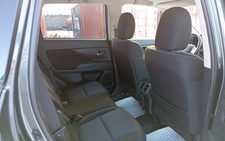 Mitsubishi Outlander III рестайлинг 3, 2022 год, 2 458 000 рублей, 12 фотография
