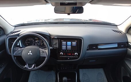 Mitsubishi Outlander III рестайлинг 3, 2022 год, 2 458 000 рублей, 11 фотография
