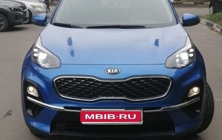 KIA Sportage IV рестайлинг, 2020 год, 2 400 000 рублей, 1 фотография