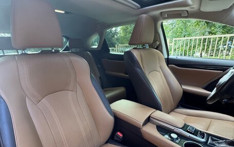 Lexus RX IV рестайлинг, 2019 год, 4 350 000 рублей, 7 фотография