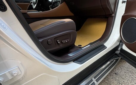 Lexus RX IV рестайлинг, 2019 год, 4 350 000 рублей, 9 фотография