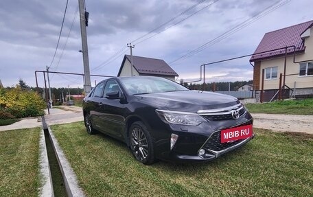 Toyota Camry, 2017 год, 2 380 000 рублей, 3 фотография