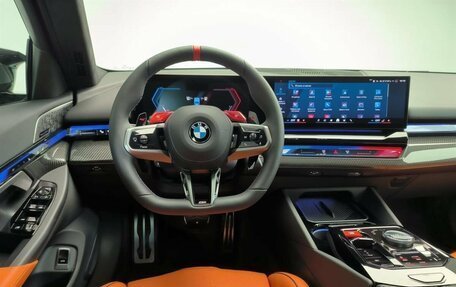 BMW M5, 2025 год, 13 фотография