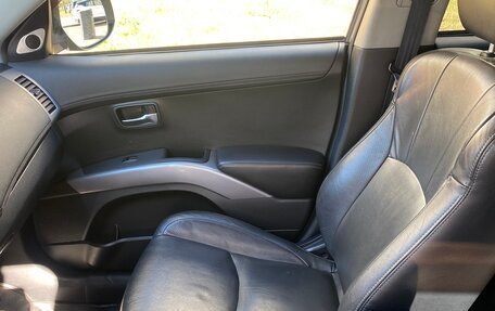 Mitsubishi Outlander III рестайлинг 3, 2010 год, 1 150 000 рублей, 10 фотография