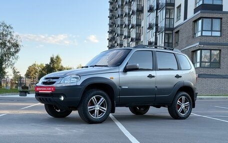 Chevrolet Niva I рестайлинг, 2011 год, 670 000 рублей, 2 фотография