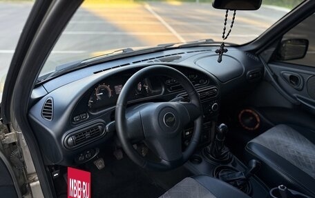 Chevrolet Niva I рестайлинг, 2011 год, 670 000 рублей, 21 фотография