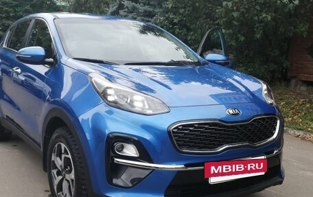 KIA Sportage IV рестайлинг, 2020 год, 2 400 000 рублей, 3 фотография