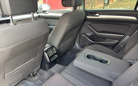 Volkswagen Passat B8 рестайлинг, 2015 год, 1 950 000 рублей, 18 фотография