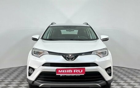 Toyota RAV4, 2018 год, 2 135 000 рублей, 2 фотография
