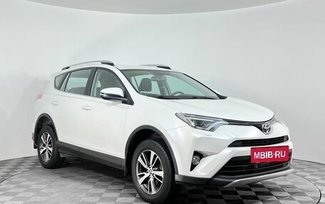 Toyota RAV4, 2018 год, 2 135 000 рублей, 3 фотография