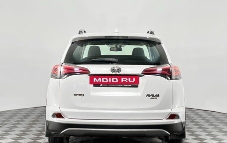 Toyota RAV4, 2018 год, 2 135 000 рублей, 6 фотография
