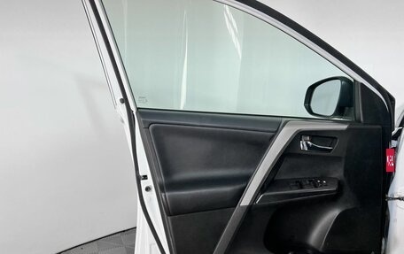 Toyota RAV4, 2018 год, 2 135 000 рублей, 11 фотография