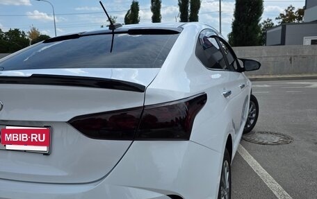 Hyundai Solaris II рестайлинг, 2022 год, 1 830 000 рублей, 10 фотография