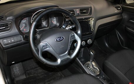 KIA Rio III рестайлинг, 2016 год, 997 000 рублей, 10 фотография