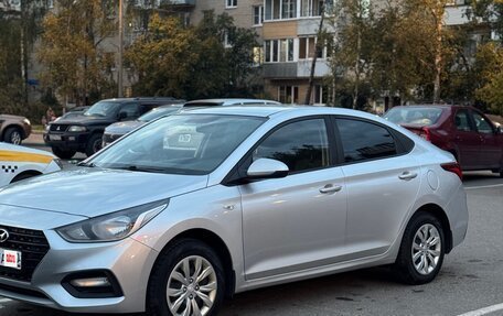 Hyundai Solaris II рестайлинг, 2017 год, 890 000 рублей, 2 фотография