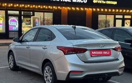 Hyundai Solaris II рестайлинг, 2017 год, 890 000 рублей, 5 фотография