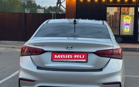 Hyundai Solaris II рестайлинг, 2017 год, 890 000 рублей, 11 фотография