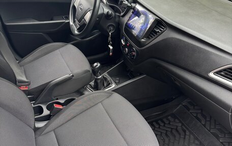 Hyundai Solaris II рестайлинг, 2017 год, 890 000 рублей, 18 фотография