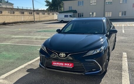 Toyota Camry, 2023 год, 3 500 000 рублей, 1 фотография