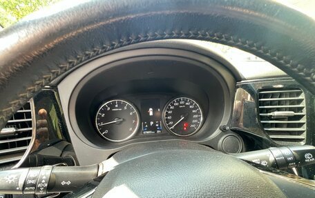 Mitsubishi Outlander III рестайлинг 3, 2019 год, 2 290 000 рублей, 14 фотография