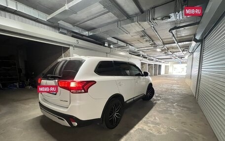 Mitsubishi Outlander III рестайлинг 3, 2019 год, 2 290 000 рублей, 5 фотография