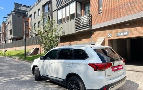 Mitsubishi Outlander III рестайлинг 3, 2019 год, 2 290 000 рублей, 9 фотография